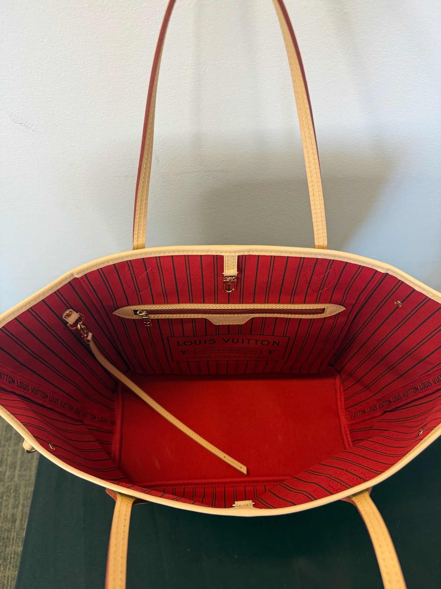 Louis Vuitton Neverfull MM - Monogram Canvas image 9