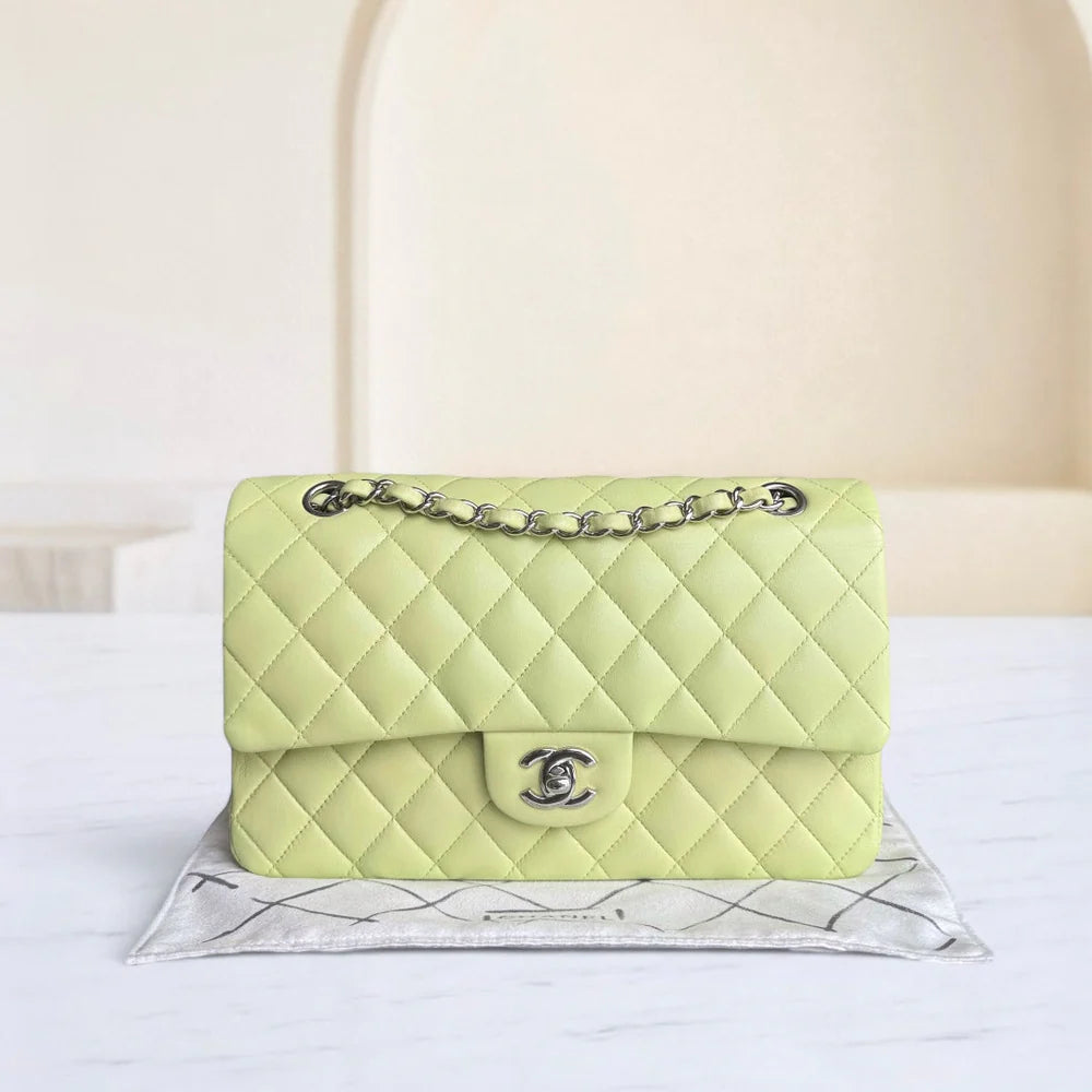 CHANEL CLASSIC FLAP MEDIUM - 25CM QUILTED LAMBSKIN DARK GREEN SHW  SYCM470