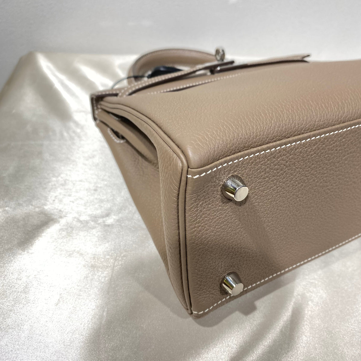 Hermes Kelly 25 in Etoupe Togo with PHW