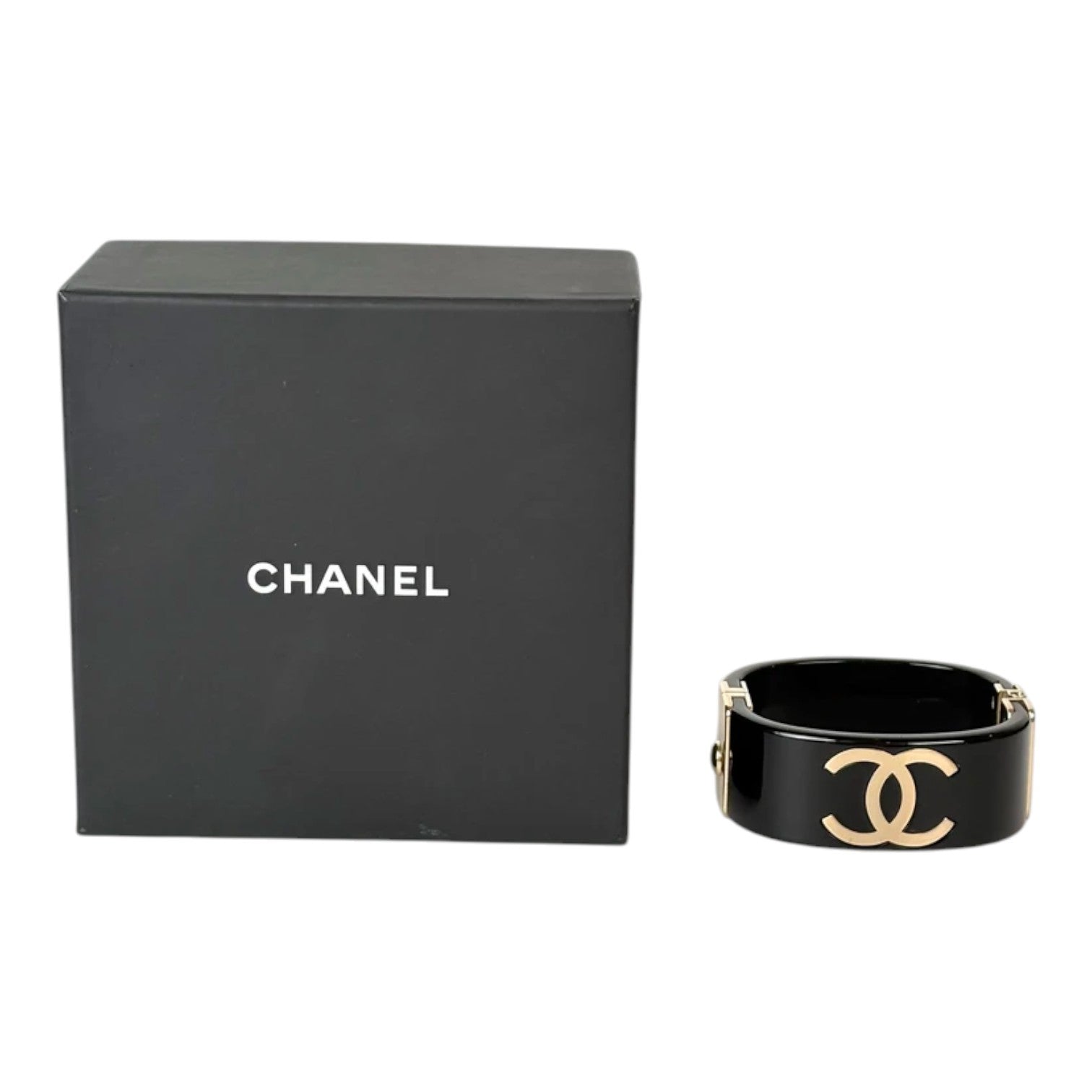 Chanel Black And Gold CC Logo Bangle - S