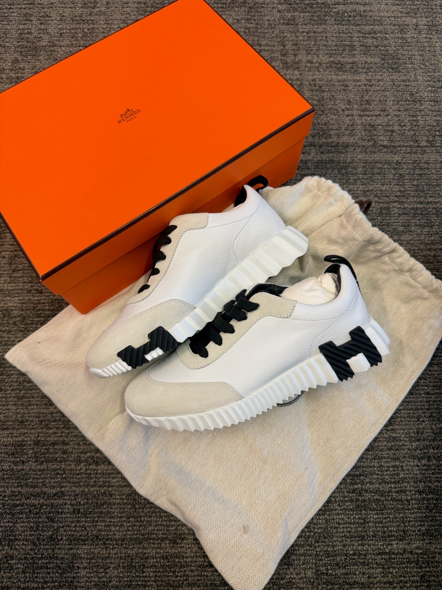 Size 42 - Hermès Bouncing Sneakers - White & Black image 10