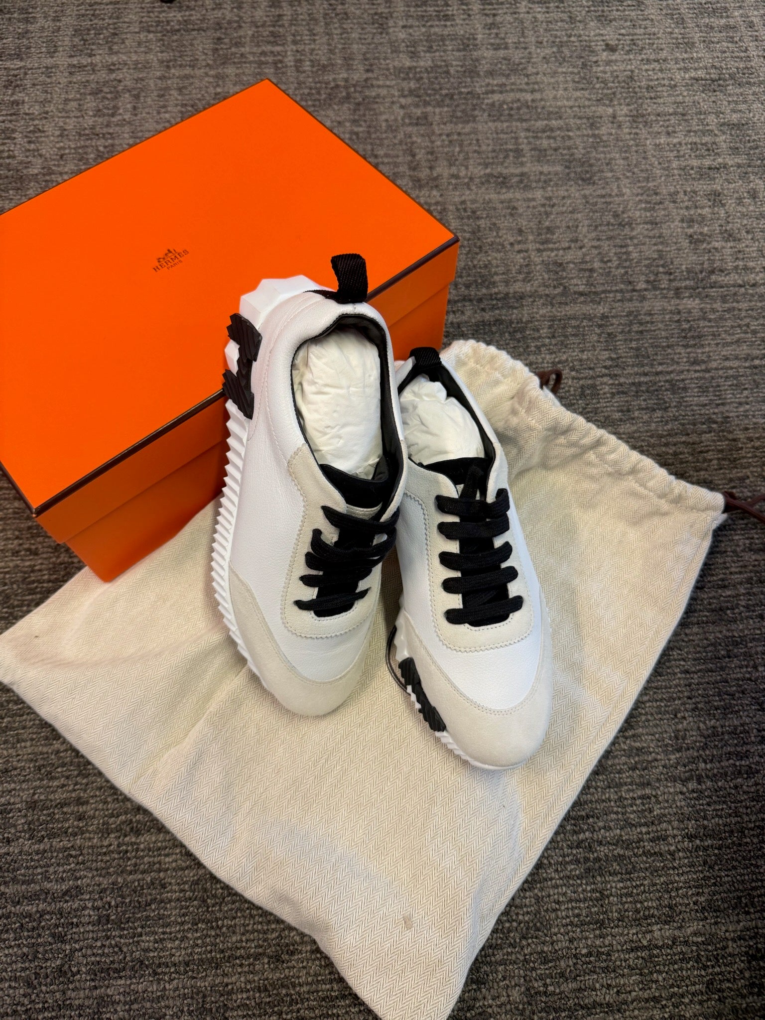 Size 42 - Hermès Bouncing Sneakers - White & Black image 11