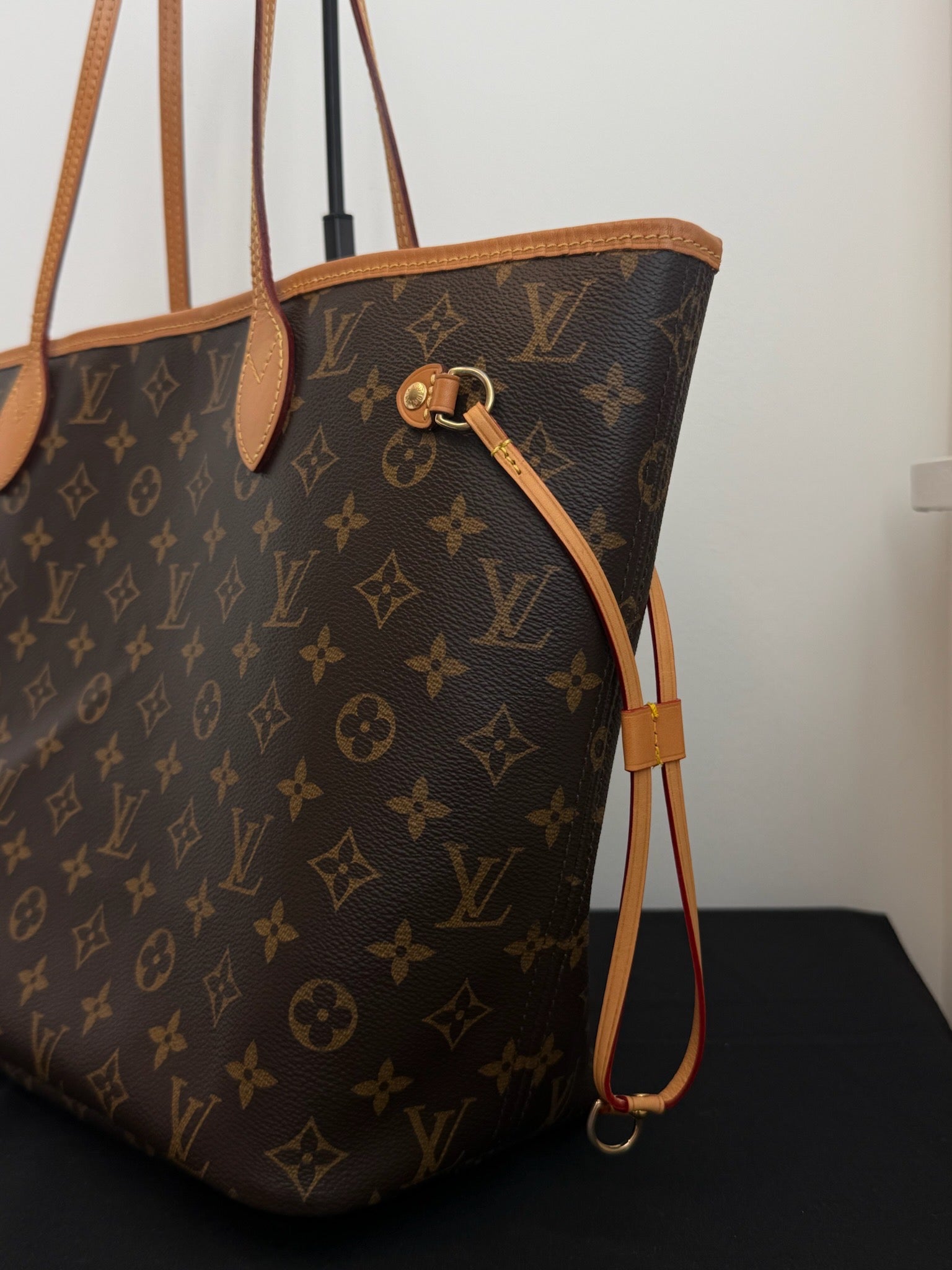 Louis Vuitton Neverfull Monogram Pink Interior Tote Bag Monogram with pink interior image 13