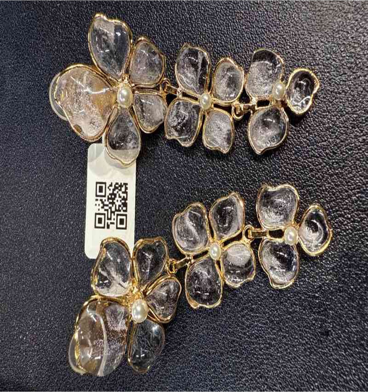 FM white four-leaf clover earrings LZ602056