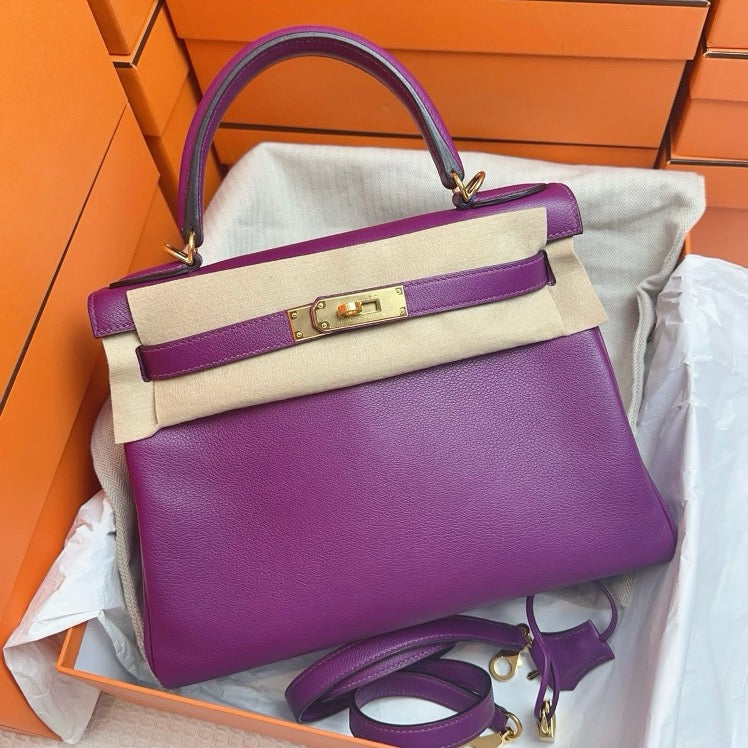 Hermes Kelly 28 P9 Anemone Purple, Gold Buckle, Y-stamped Evercolor Leather. Accessories: Box, Lock, Shoulder Strap. SYC2165