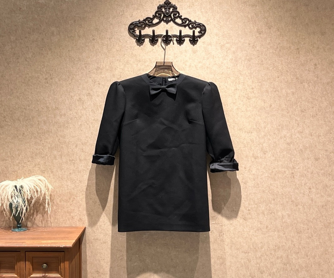 Miu Miu black wool dress with bow / Size 38 / Brand new with original tags / 45871 SYCF45871