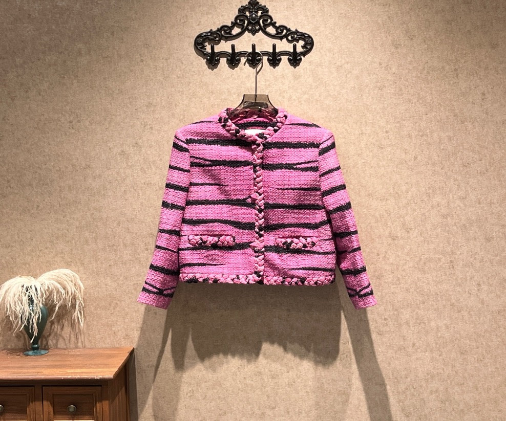 Valentino pink tweed tiger-print Chanel-style jacket / Size 38 / 99% new / 42220 SYCF42220