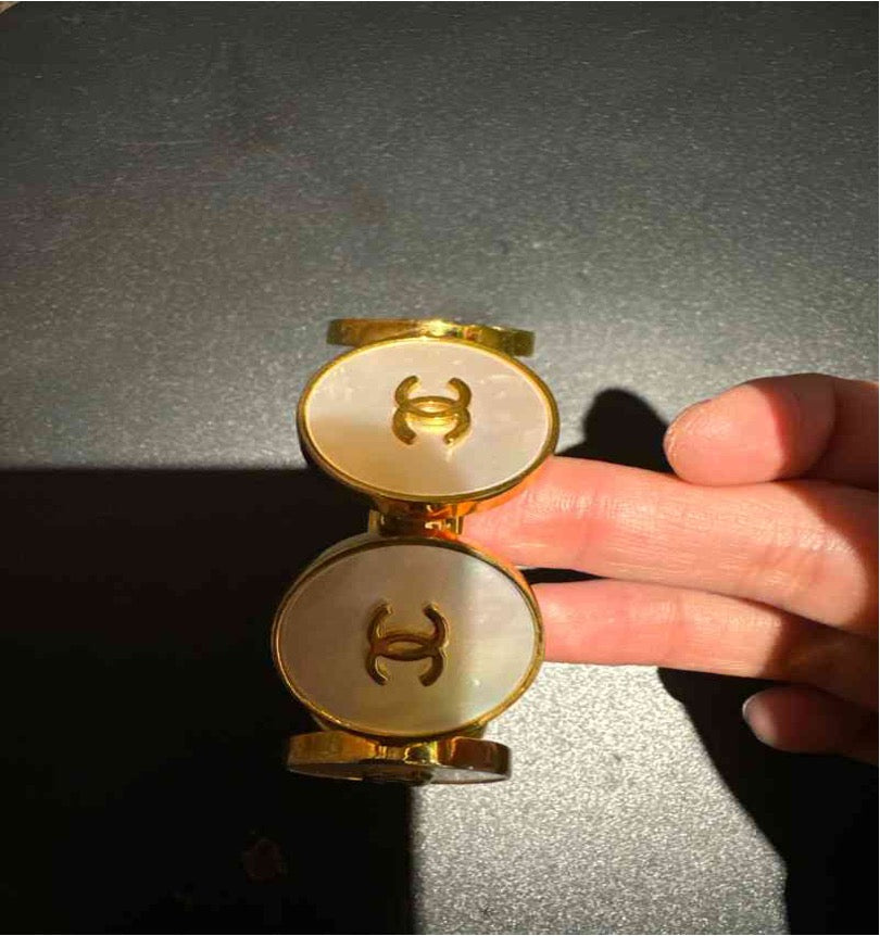 CHANEL Mother-of-Pearl Bracelet CQ506017