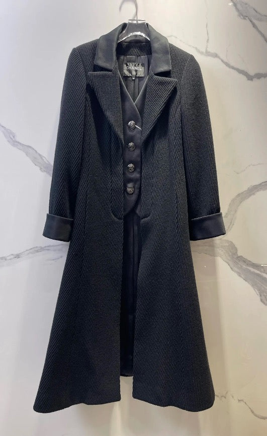Chanel 2018 Hamburger Collection Cruise Uniform Rebellious Style Runway Look Faux Two-Piece Coat, same style worn by Gwei Lun-mei, size 34 LZ260801BO9996