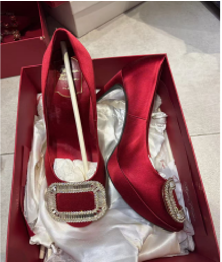 Roger Vivier diamond-buckled satin red high heels, size 39, heel height 10cm. LZ1026R999