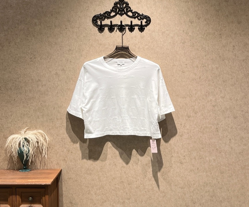 Chanel 26P White Openwork Double C Short-Sleeve T-Shirt / Size M / Brand New with Original Lock / 45787 SYCF45787