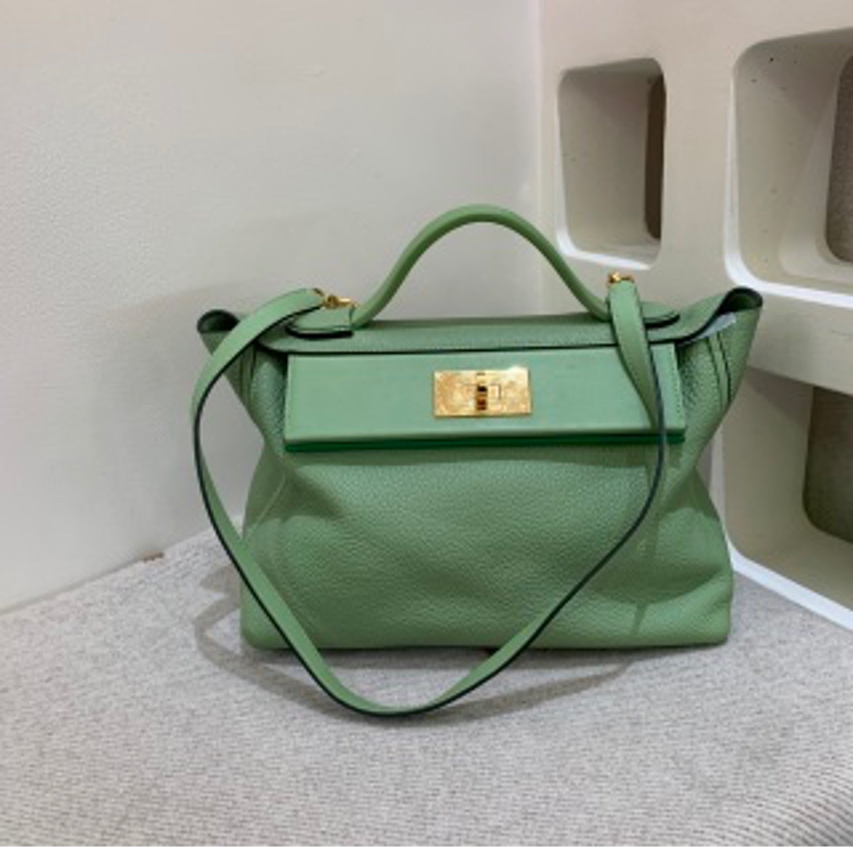 Hermes 2424 Avocado Green Small Y-Cut US392817