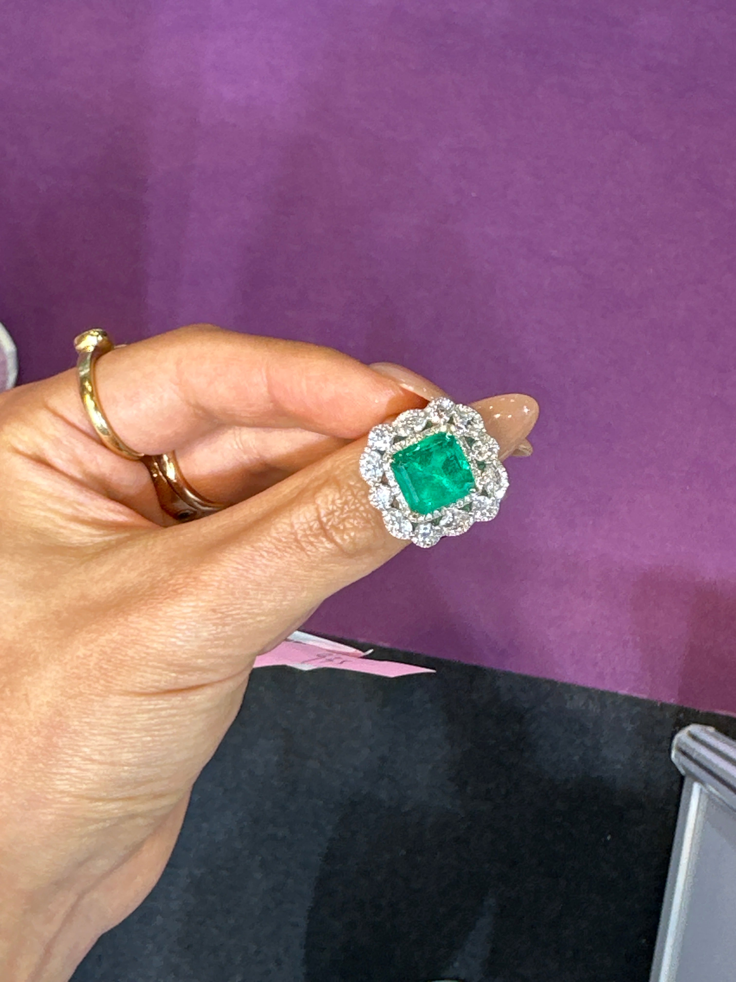 K18 emerald 5.34 diamond 1.0 J0526BRJ4Y