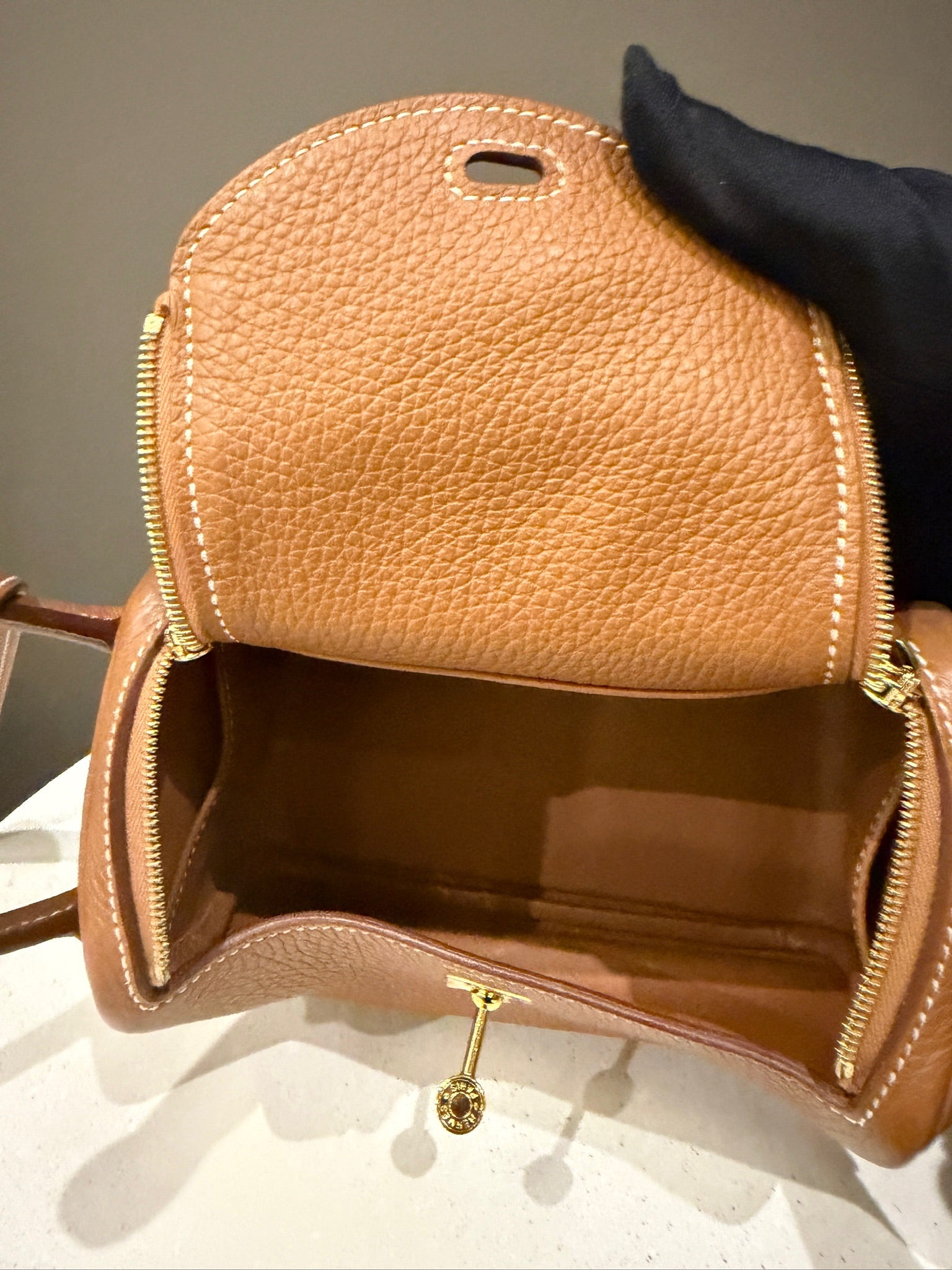 Hermès Mini Lindy 20 Gold GHW