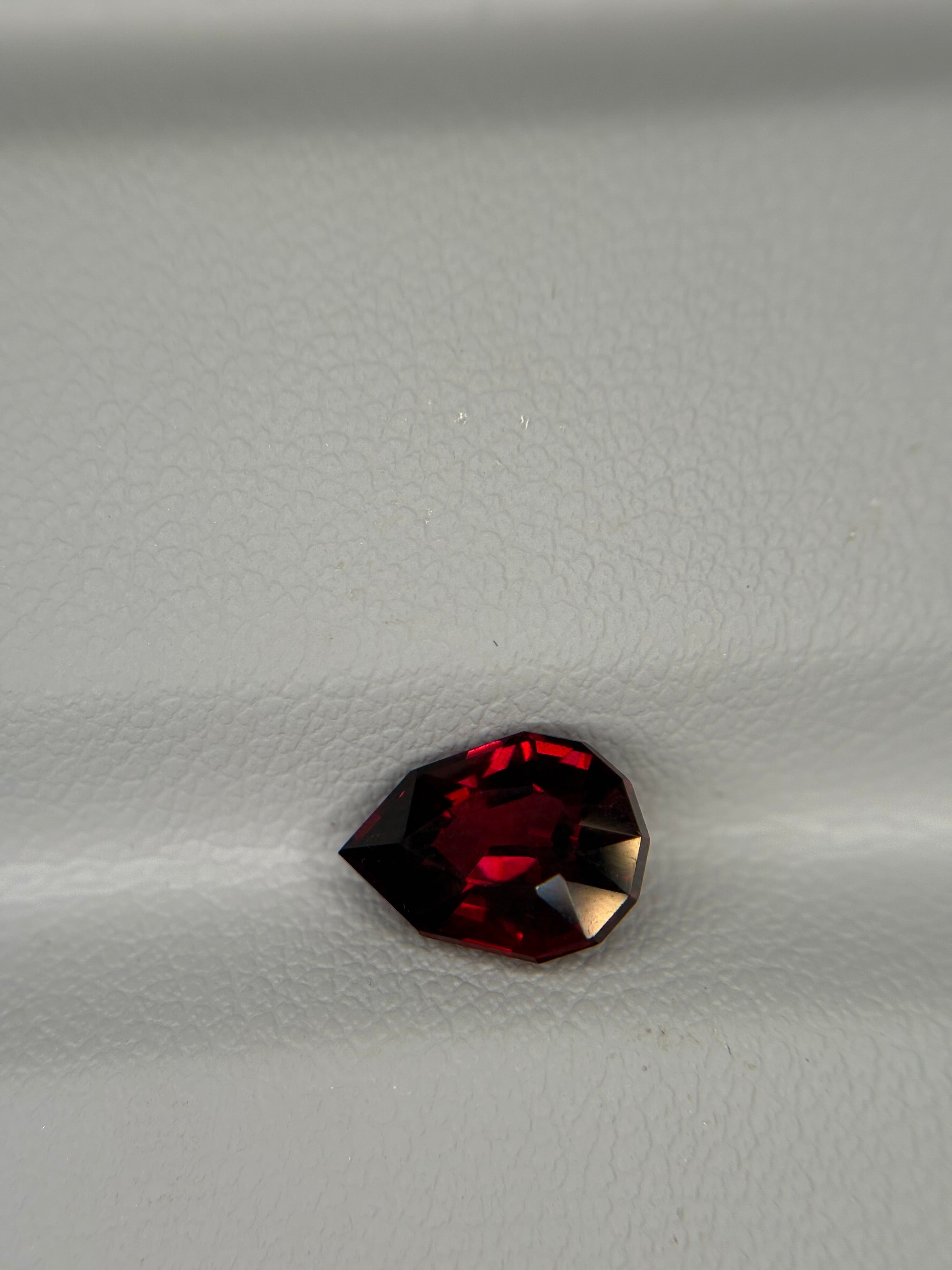 2.15ct Malaya Garnet (Zaddy's cut) THAIC0654