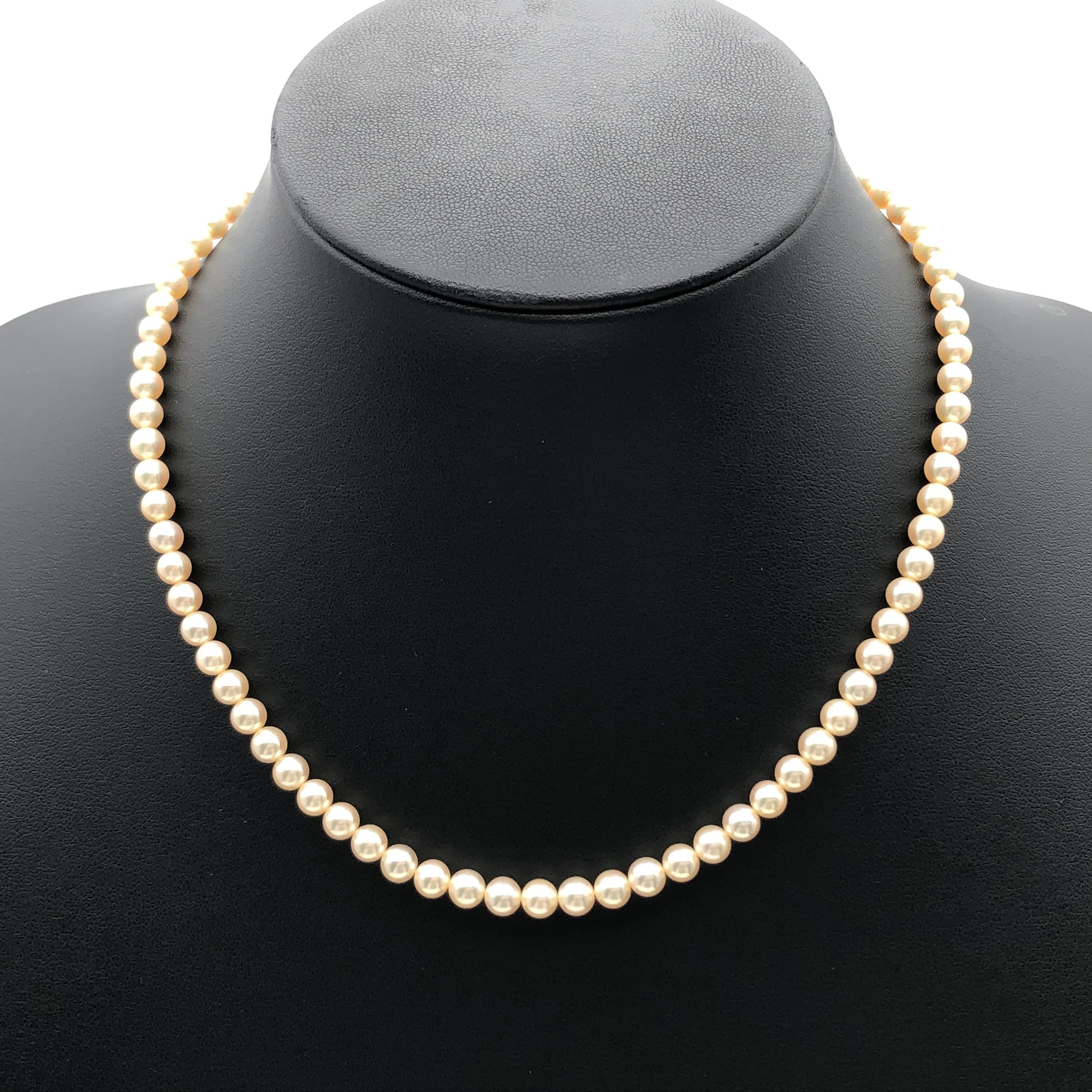 Mikimoto Necklace, Pearl and 18K gold C366300