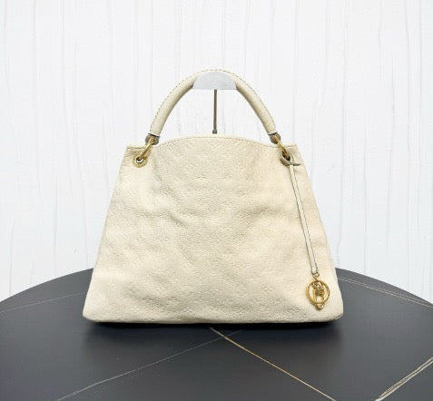 LV white full leather Artsy handbag/shoulder bag 40 21900211