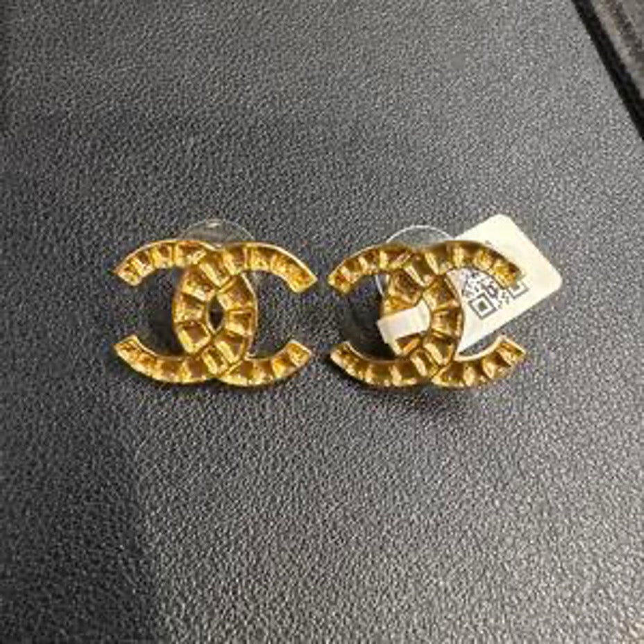 CHANEL Egyptian Double C Earrings NJ606005