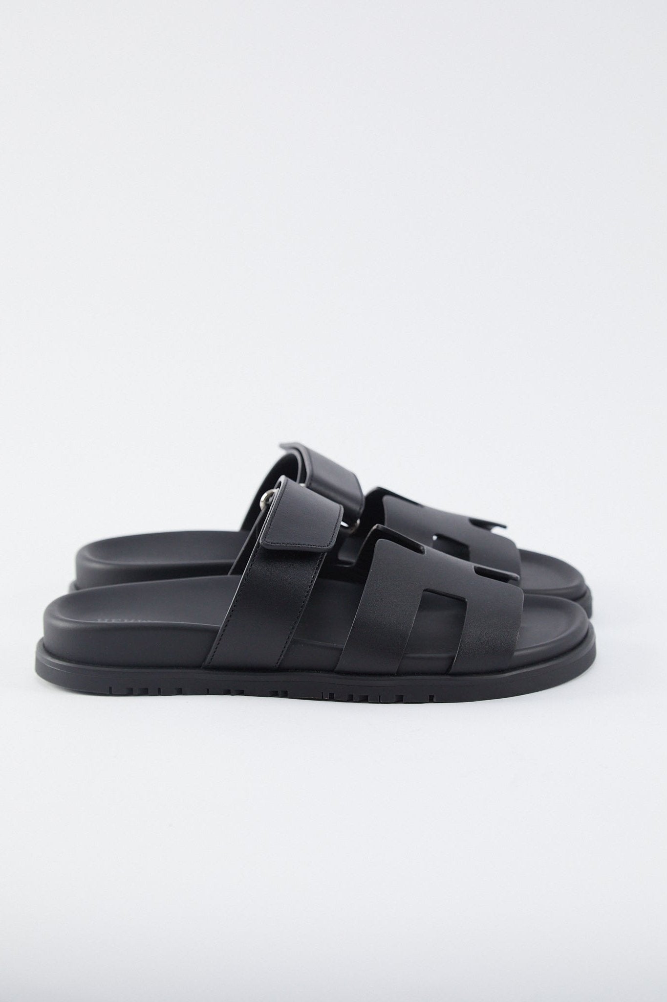 HERMÈS CHYPRE SANDAL Black - Size 40