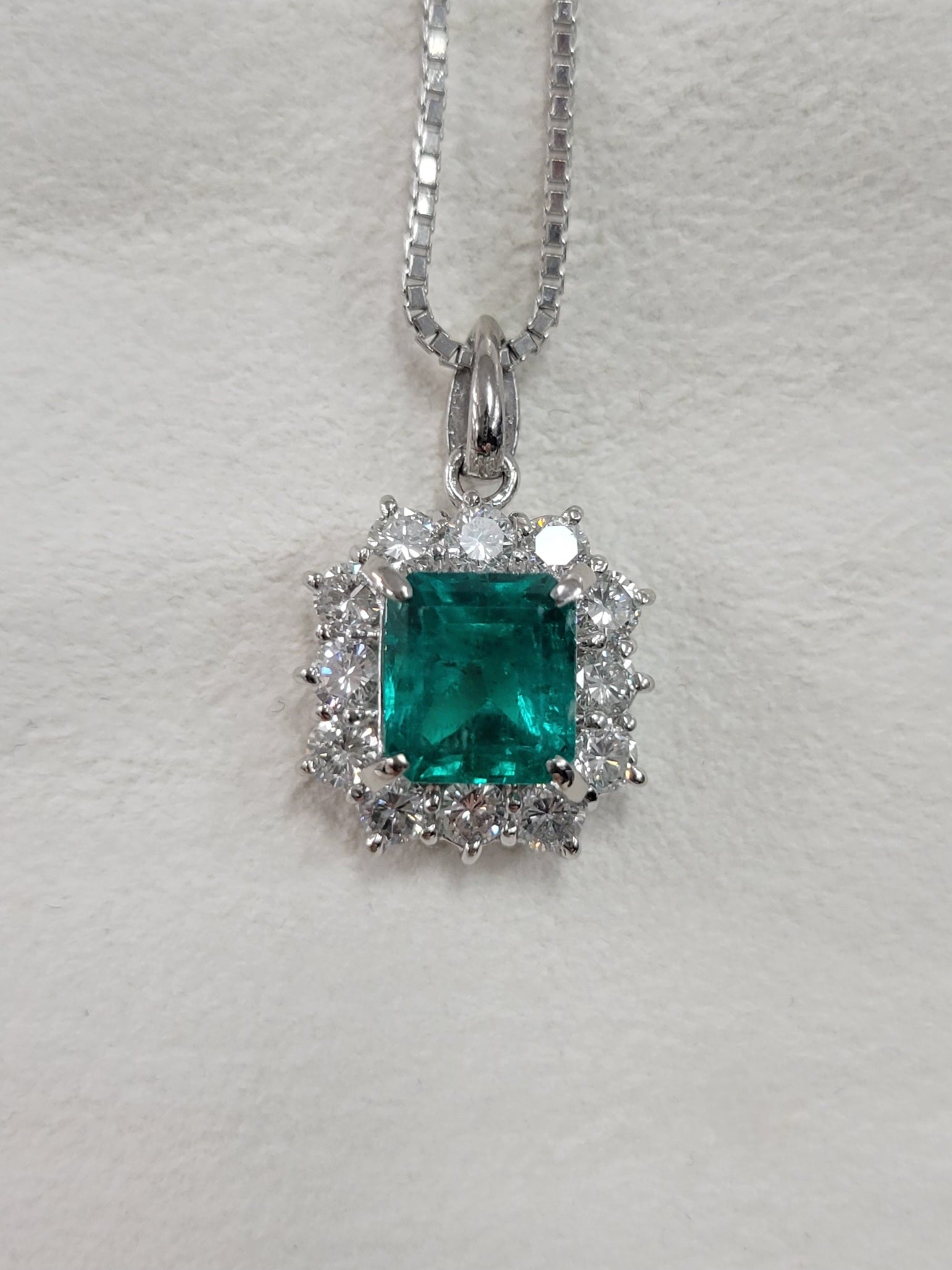 Colombia Minor Emerald Necklace 1.57ct + D0.76ct in Pt900/Pt850 (XX4222) JJC1443