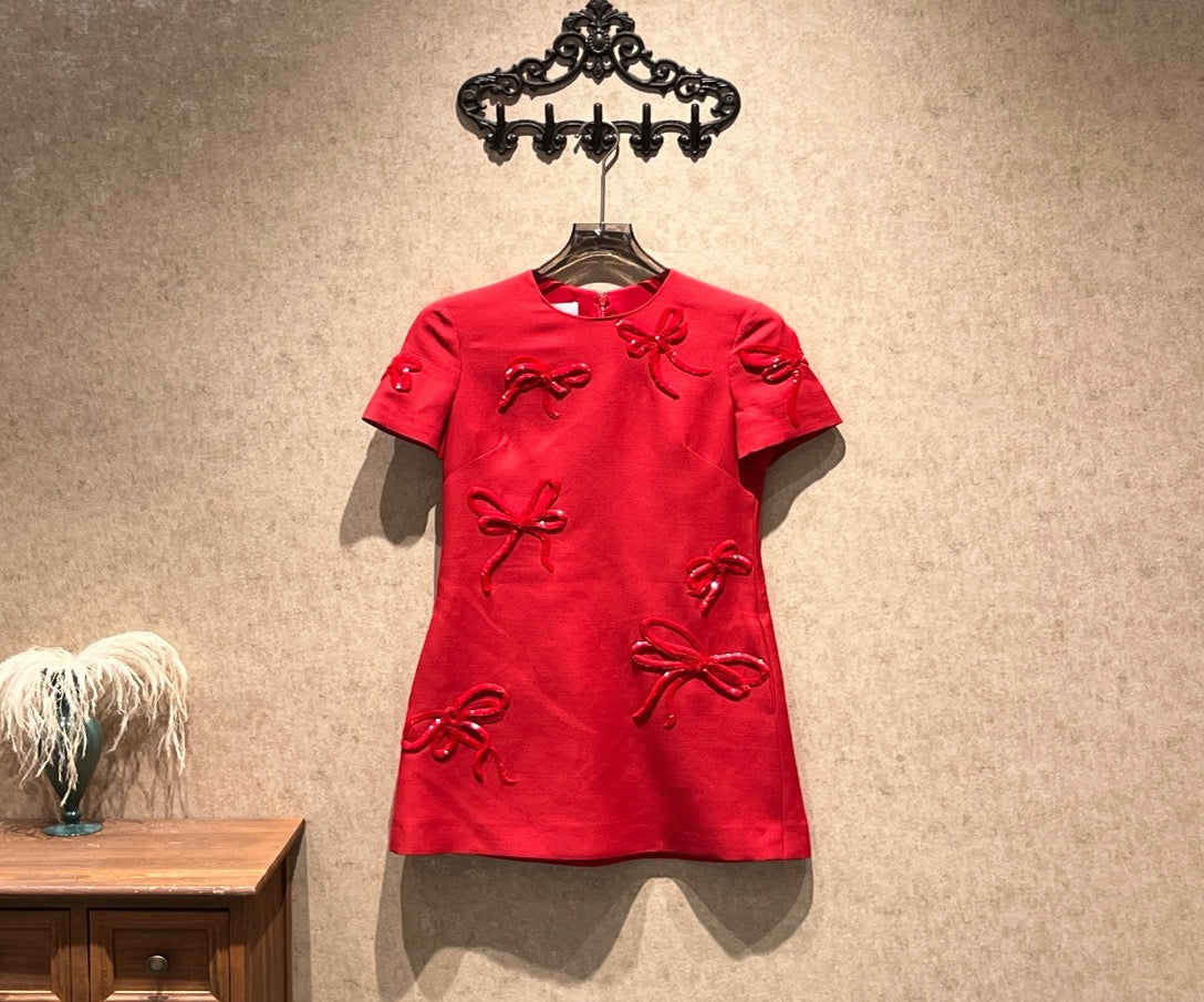 Valentino Chinese New Year Collection Rosso Red Heavy Embroidery Sequin Bow Dress / Size 40 / Retail Price 36,000 RMB / 99% New SYCF42210
