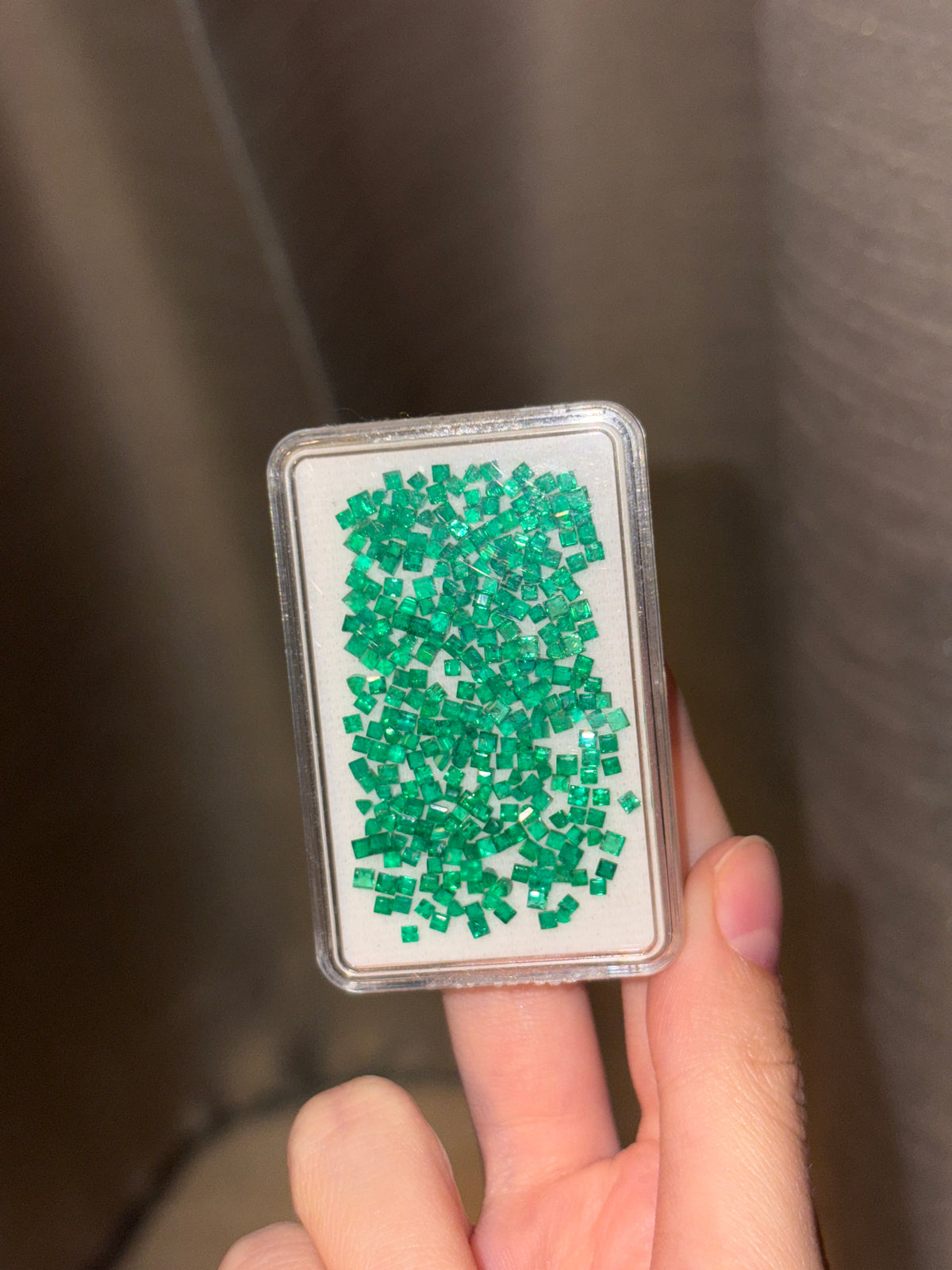 20.10ct Vivid Green Emerald Box THAIC0973