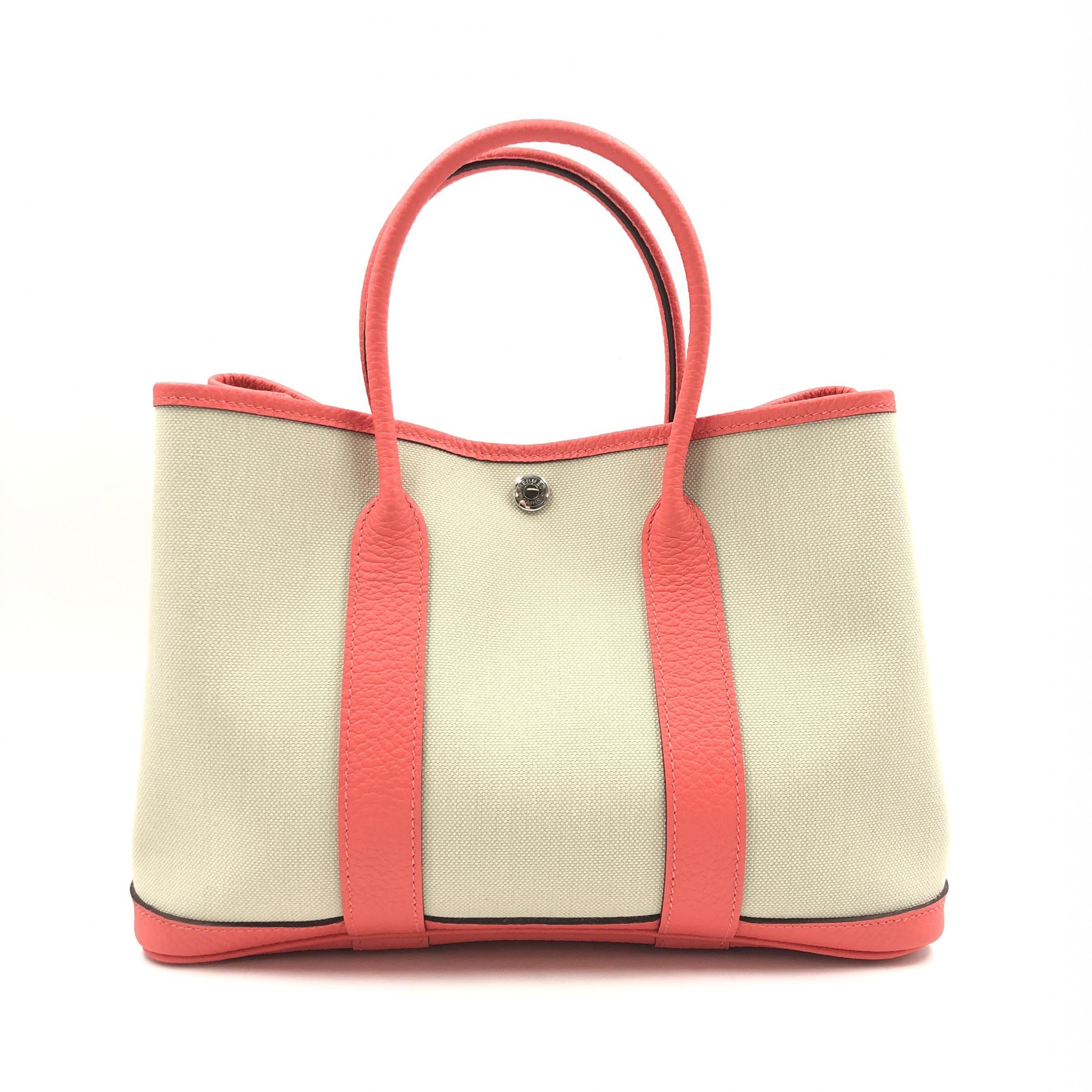 Hermès Elegant canvas and leather tote bag C247071