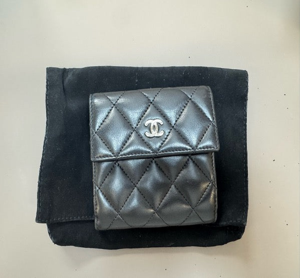 Chanel Black Lambskin Wallet with Silver Buckle, 11 (208 RMB, no card required) 24571509