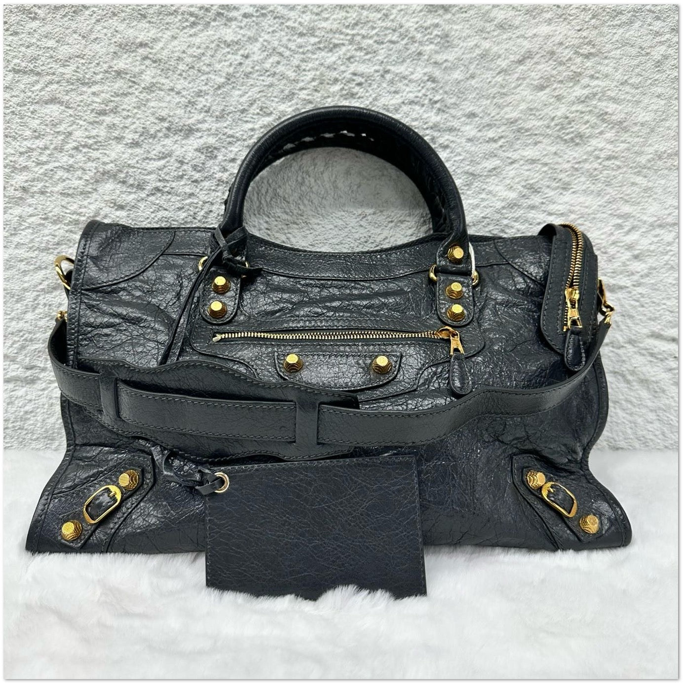 Balenciaga Black Distressed Lambskin Classic City Bag C19498300904