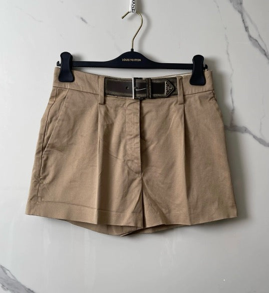 Prada khaki triangle logo shorts, size 40 LZ260810BU9993