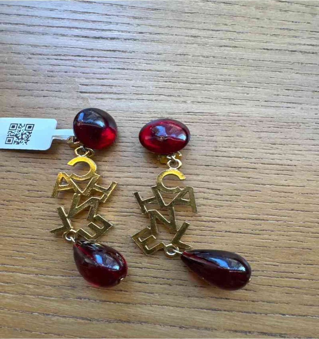 CHANEL logo red glass clip-on earrings LE503005