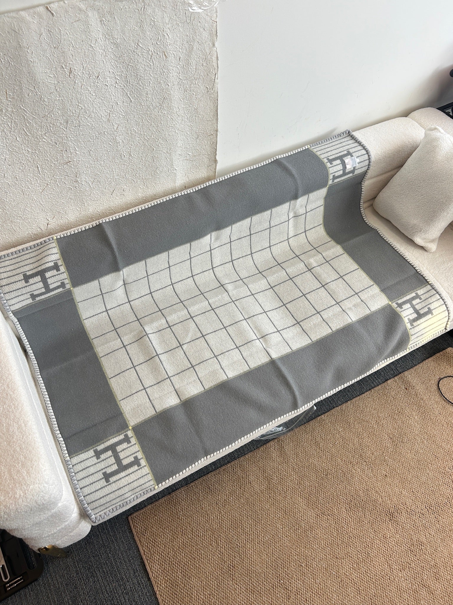 Hermès Avalon Cabriole blanket gris perle