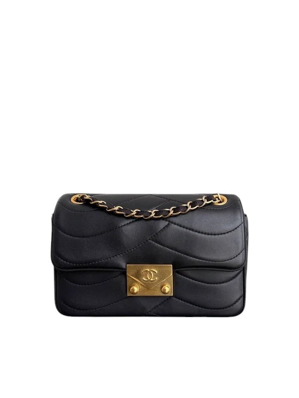 CHANEL FLAP - CALFSKIN 21CM CHEVRON GOLD HARDWARE SERIES 21 SYCMCA129