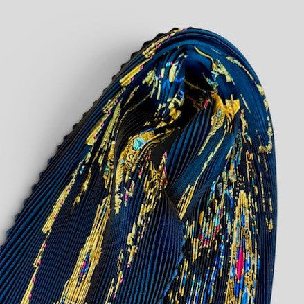 Hermes 90cm Black Pleated Scarf - in Box