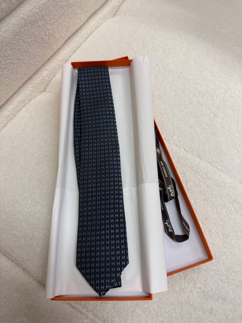Hermès Silk Tie - Navy H Logo Pattern