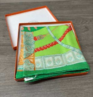 HERMES/Hermes Mulberry Silk 90 Square Scarf 3032603203660