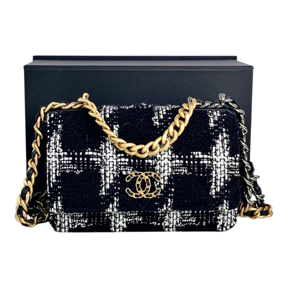 Chanel 19 Tweed Black/White Tweed Bag
