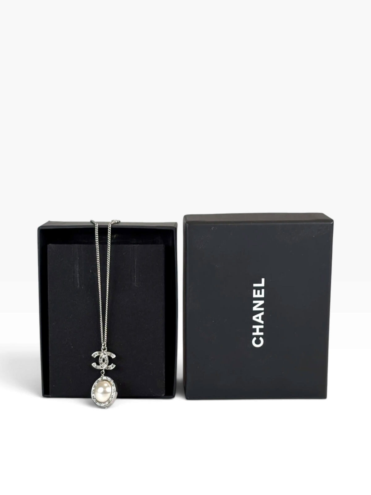 Chanel CC Pearl Necklace