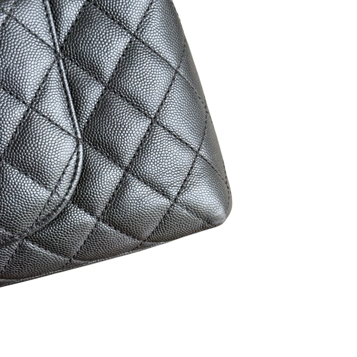 Luxury Evermore Chanel Coco Handle bag in black quilted caviar leather with detailed stitching
