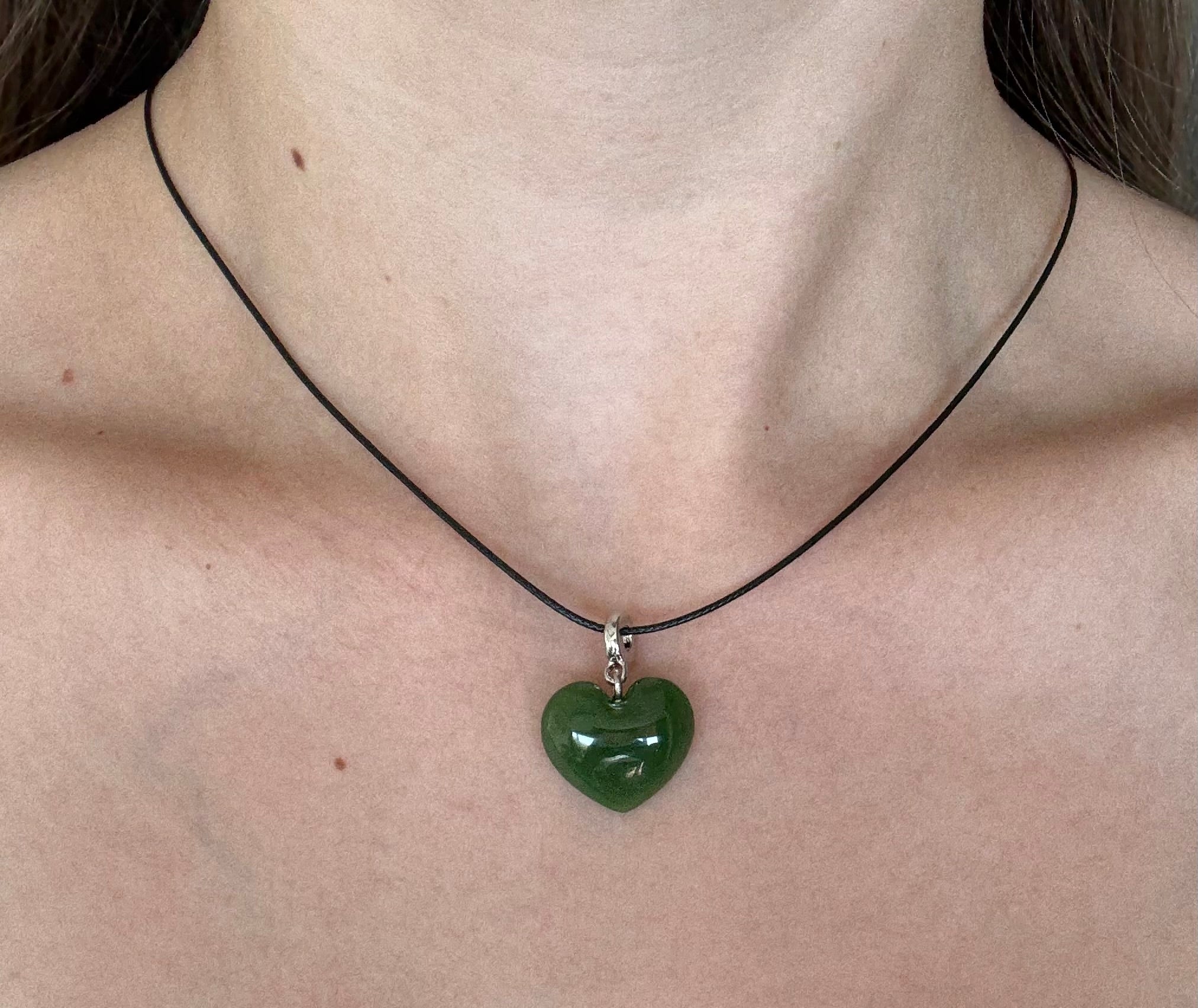 22.00ct Natural Siberian Green Jade Heart Pendant/Necklace DXBCS5473