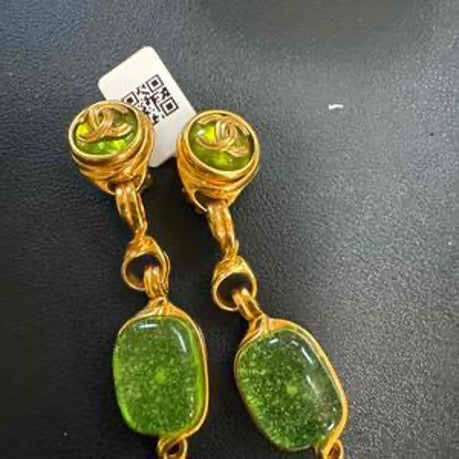 CHANEL Green Glass Macaron Ear Clips CG502009