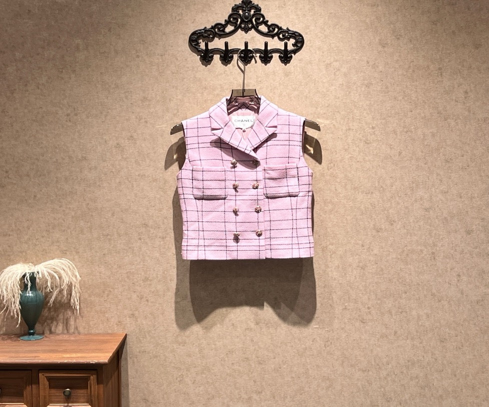 Chanel Pink Plaid Tweed Suit Vest / Size 38 / Brand New with Original Lock / 42378 SYCF42378