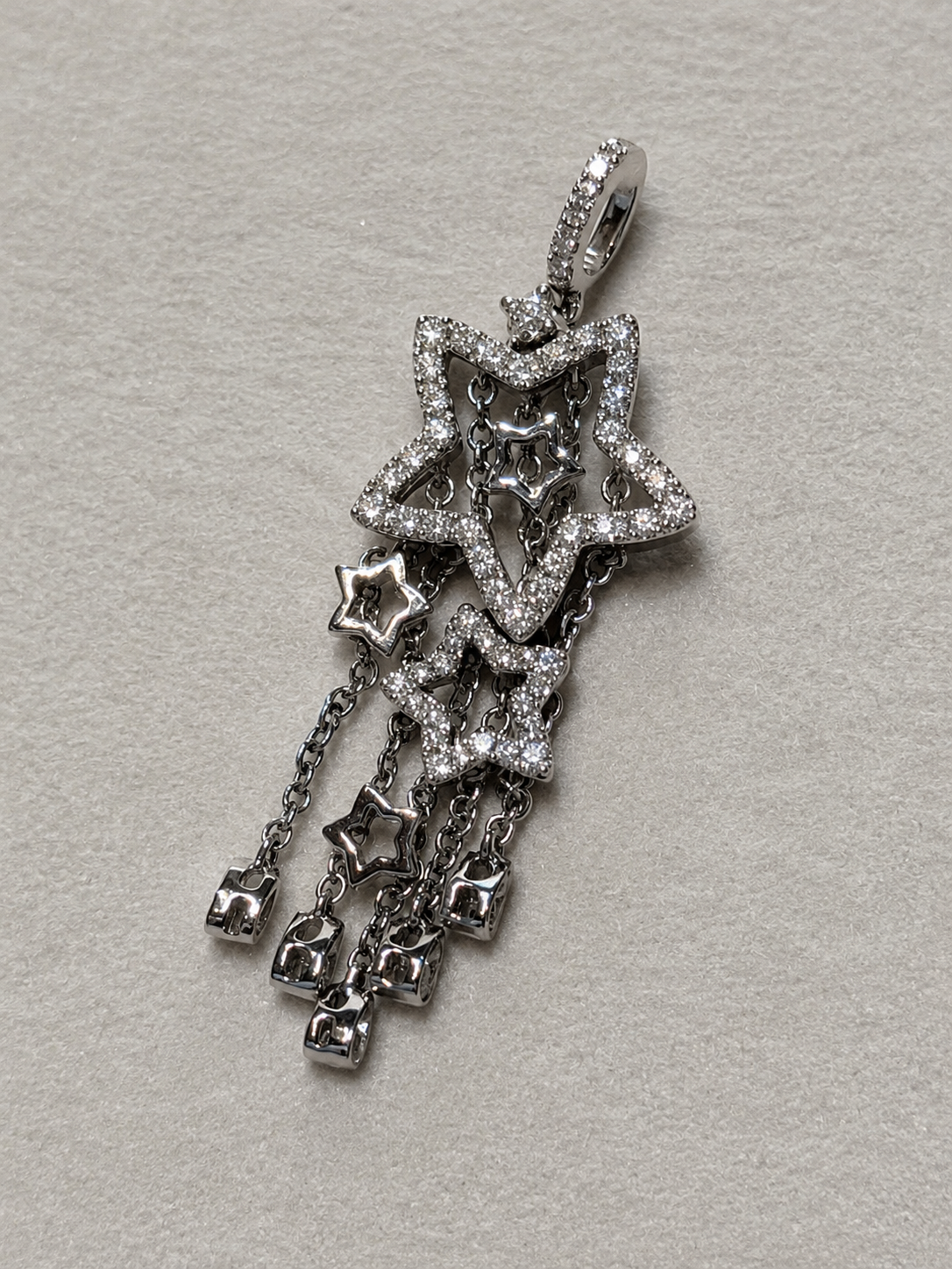 - Pendant in 750 - Diamond 0.52 (star) 3375 JJC1344