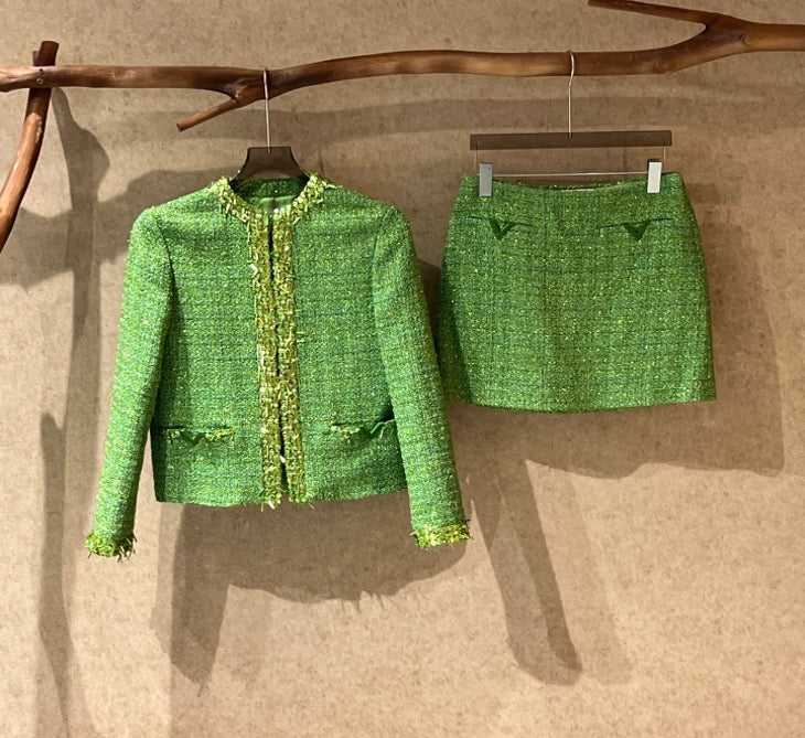 Valentino high-end green tweed sequined Chanel-style mini skirt suit / Sizes 36/38 / Brand new / 42228