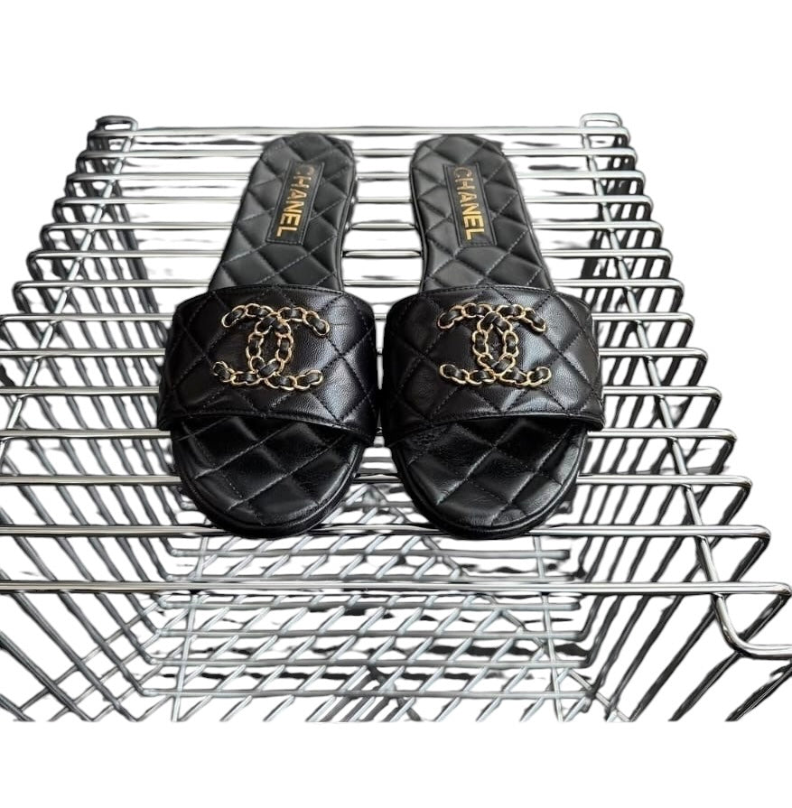 Chanel Chain Logo Quilted Slides Black Lambskin Sz 37.5 SYCYA139