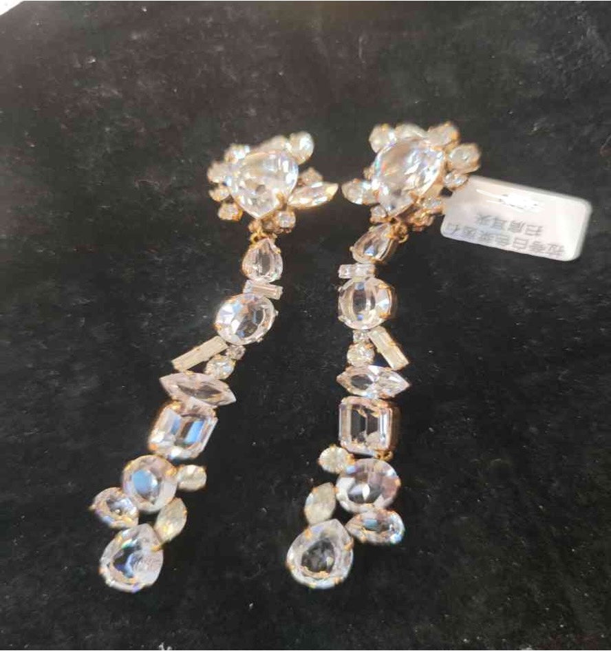Lacroix White Rhinestone Shoulder Clip-on Earrings LZ2302301