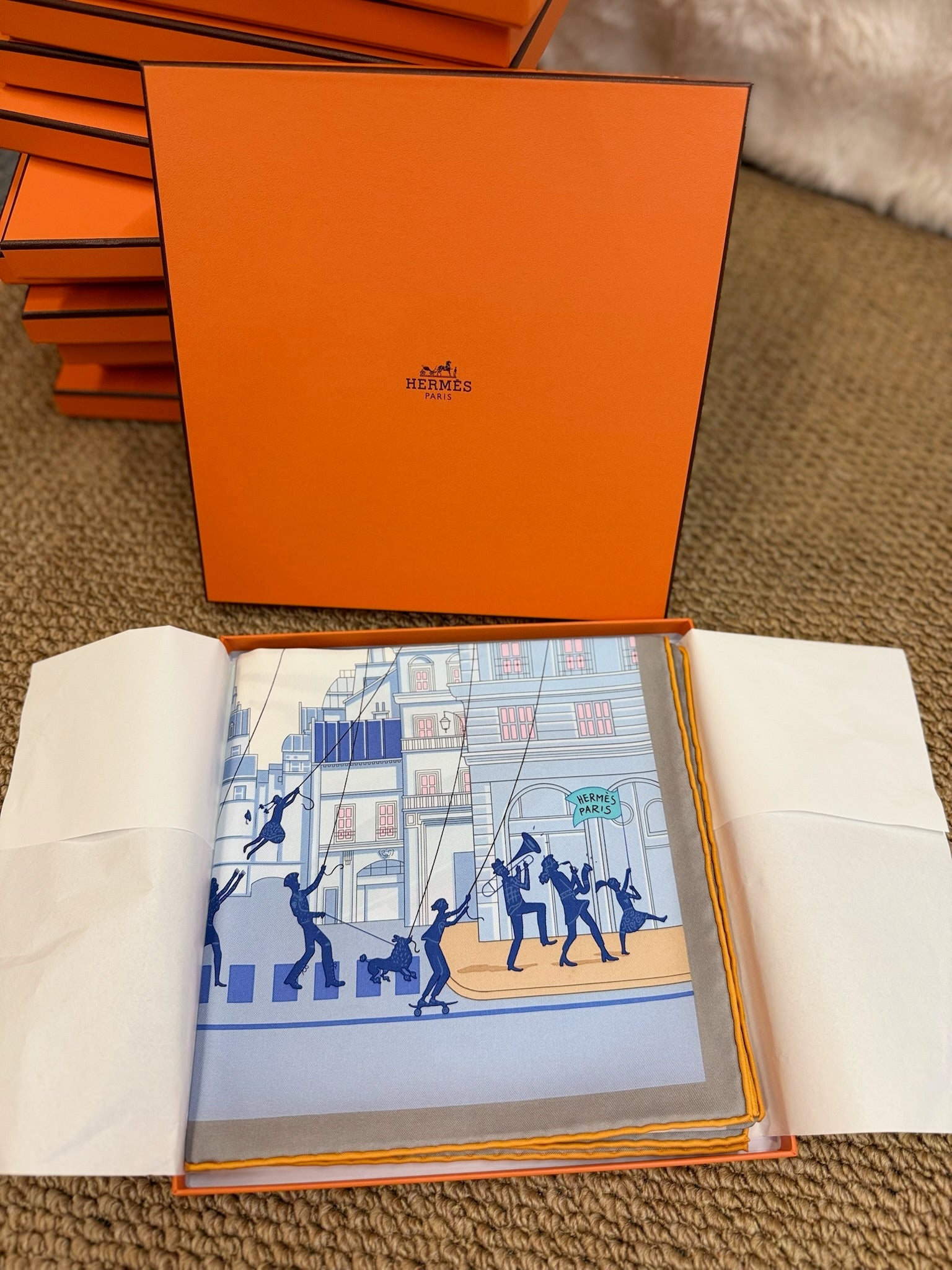 Hermès "Hermès Parade" 90cm Silk Scarf – Whimsical Balloon & Parade Motif – 2024 Autumn/Winter Collection