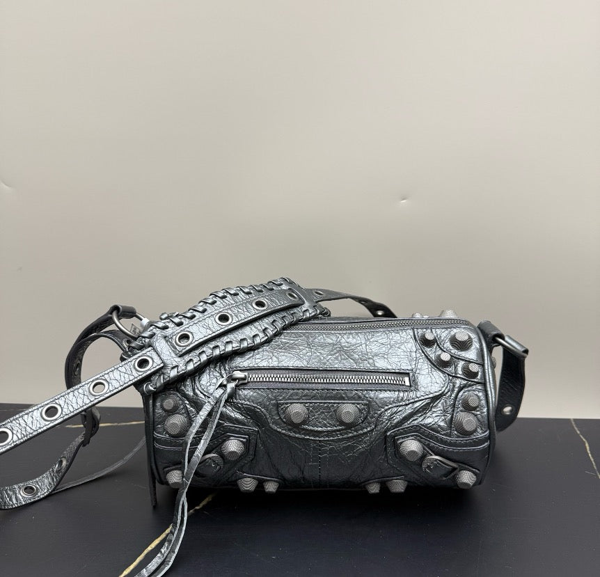 Balenciaga Metallic Grey Distressed Lambskin Neo Classic Barrel Bag 22973258