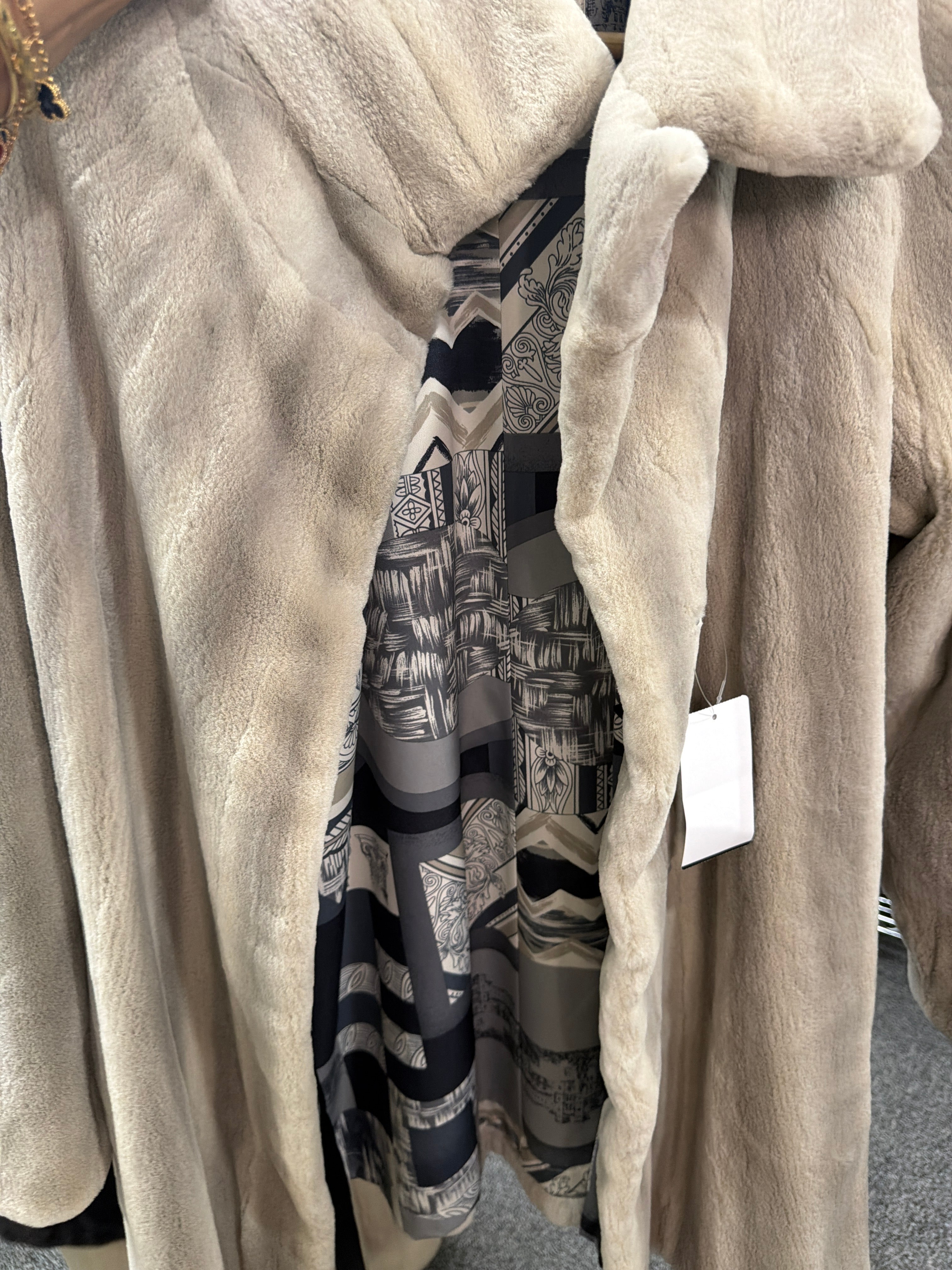 9926062400101 grey fur  AKC0658