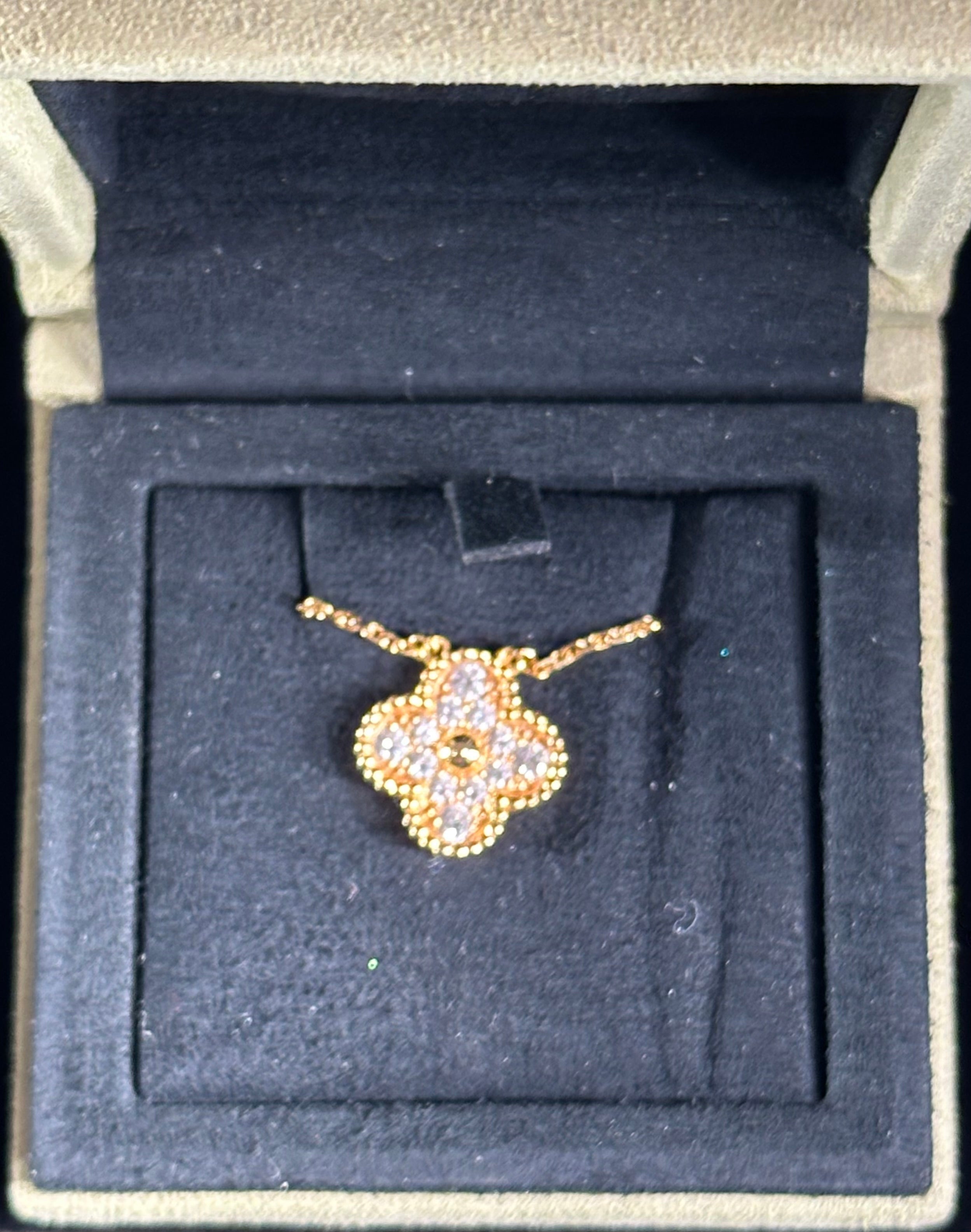 VCA YG Vintage Alhambra with Full Diamonds